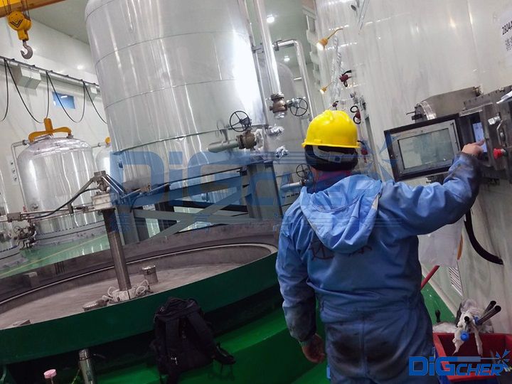 德高潔多晶硅還原爐鐘罩清洗系統